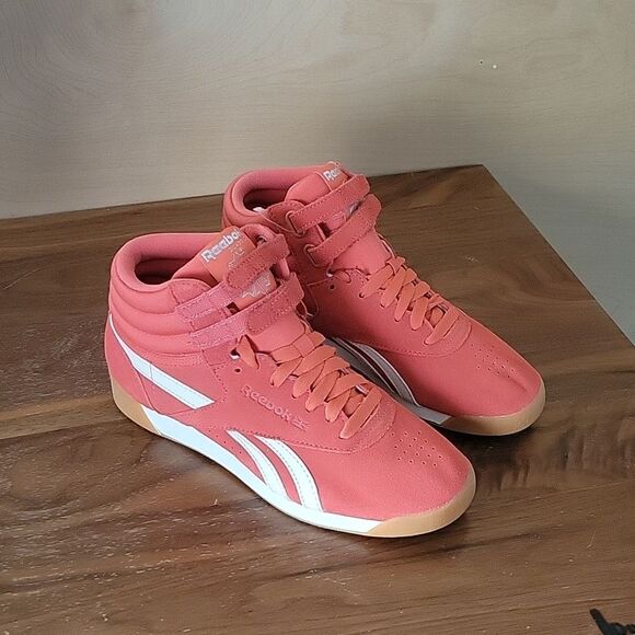 NEW Reebok Women’s 6.5 Freestyle Hi Shoes Sneakers Suede Leather Coral Orange - Picture 2 of 12